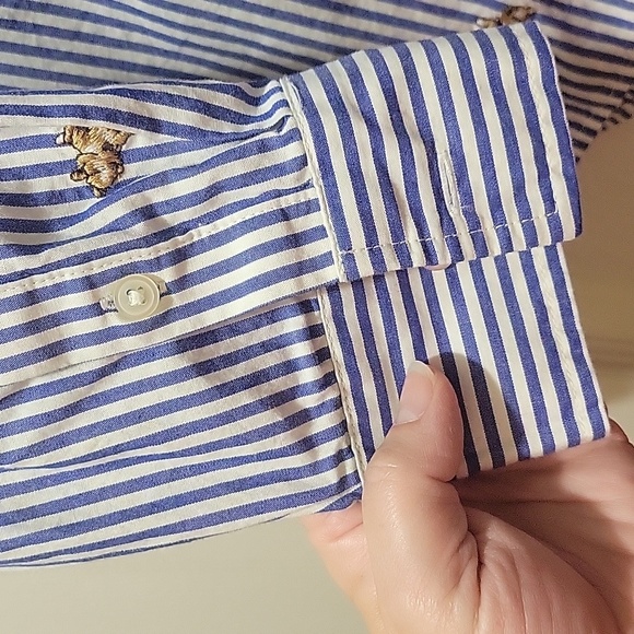 🐕  Loft blue and white stripe oxford-type shirt with embroidered dogs. - Picture 5 of 5